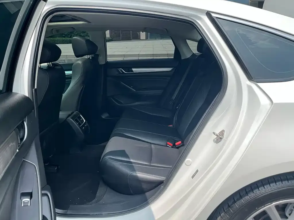 Honda Accord — фото 2