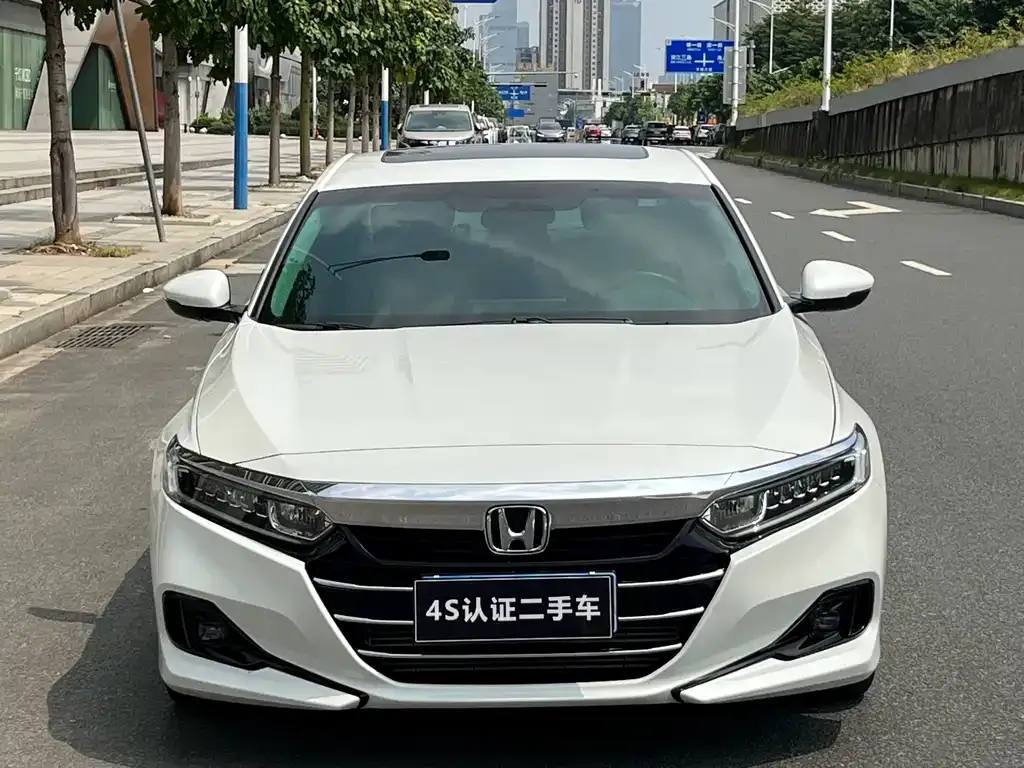 Honda Accord — фото 9
