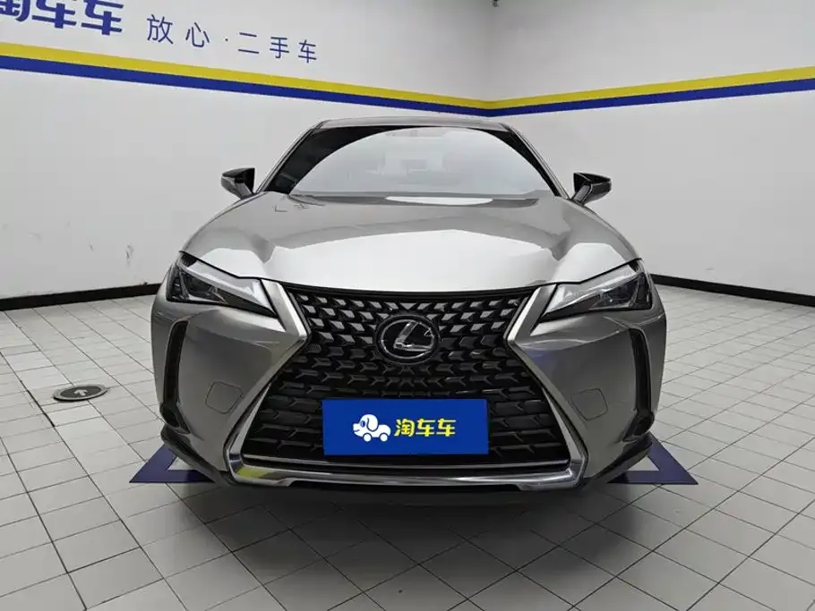 Lexus UX — фото 3