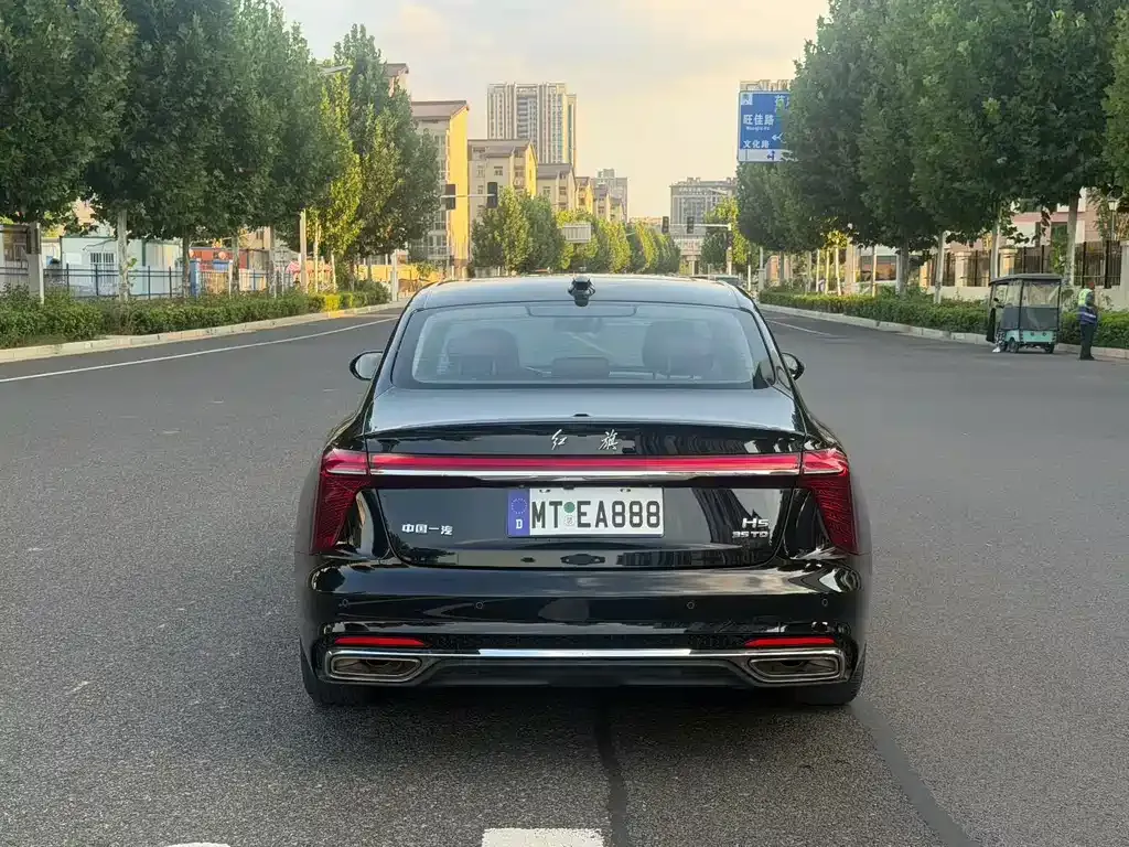 Hongqi H5 — фото 3