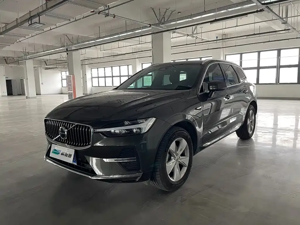Volvo XC60 — фото 1