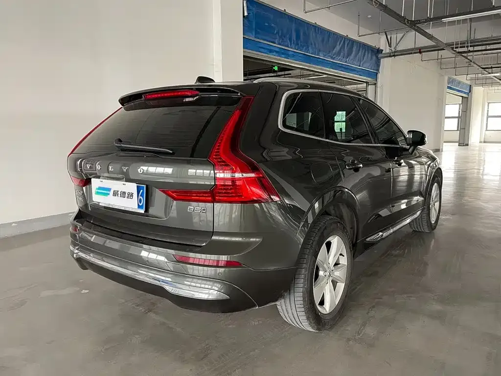 Volvo XC60 — фото 10