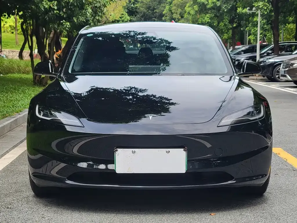 Tesla Model 3 — фото 3