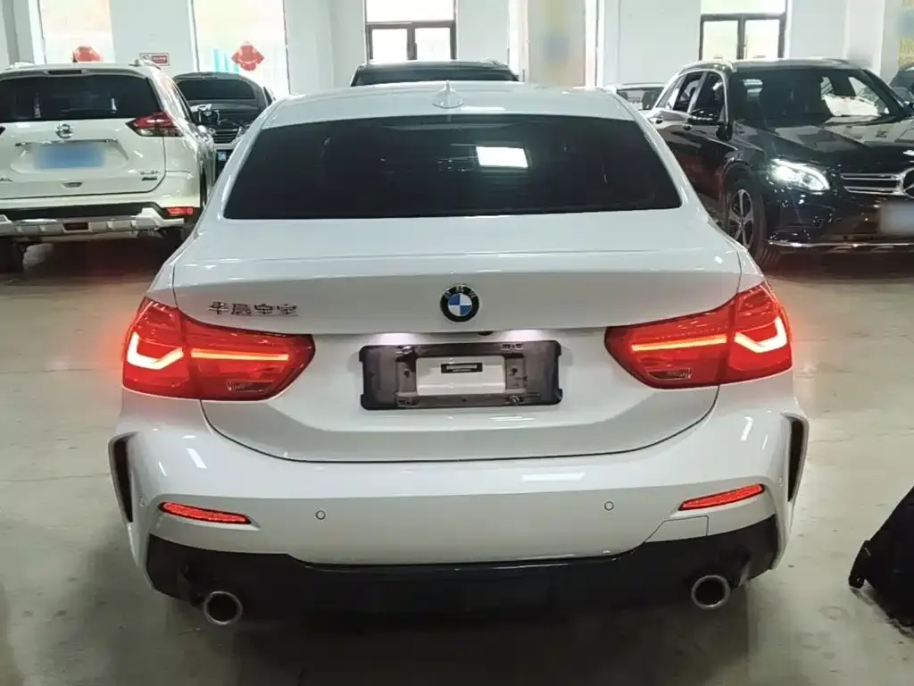 BMW 1 Series — фото 1