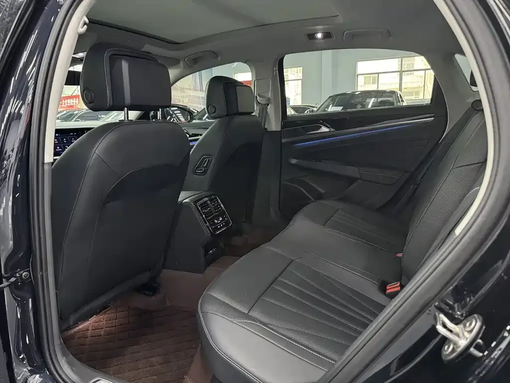 Volkswagen Passat — фото 9