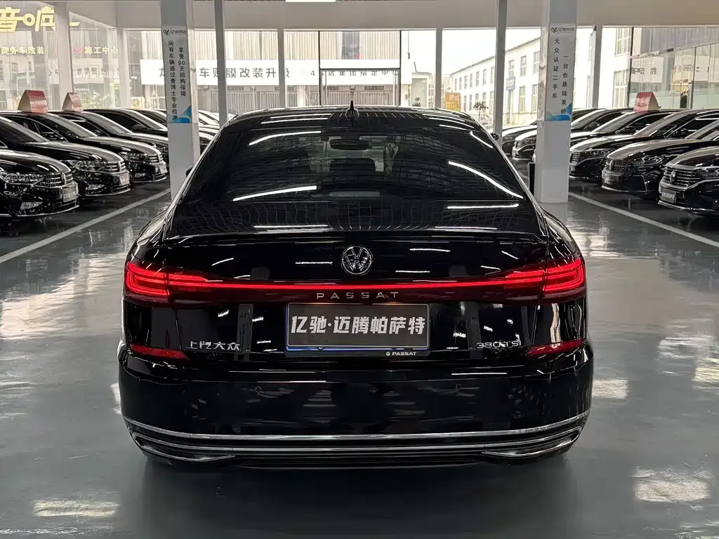Volkswagen Passat — фото 8