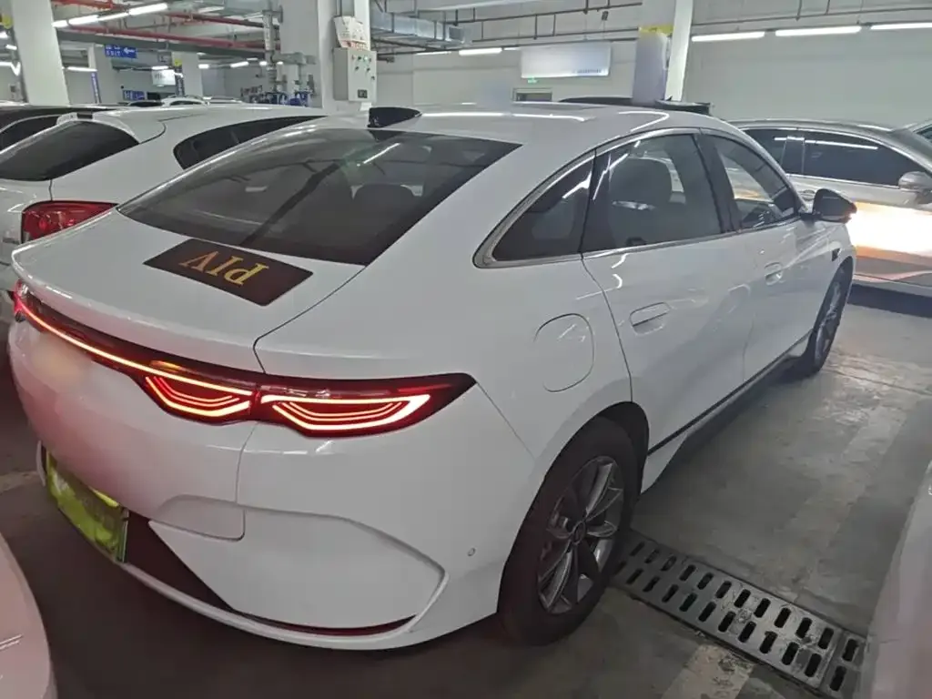 BYD Qin L — фото 8