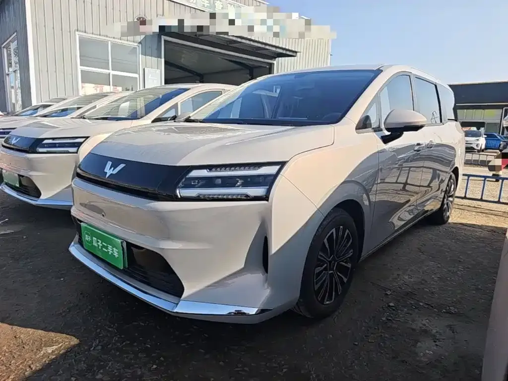 Wuling Xingguang 730 New Energy — фото 1