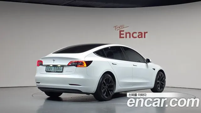 Tesla Model 3 — фото 6
