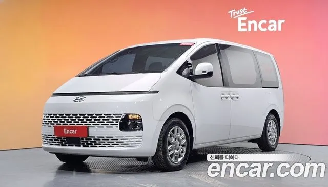 Hyundai Staria — фото 1