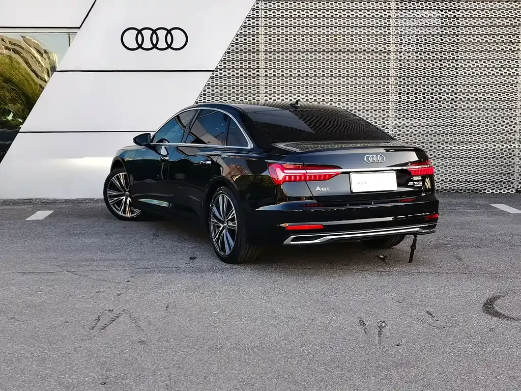 Audi A6L — фото 7