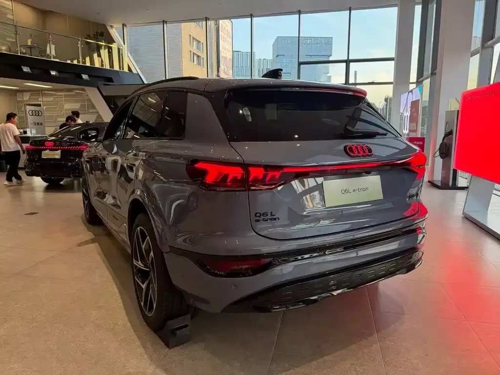 Audi Q6L e-tron — фото 8