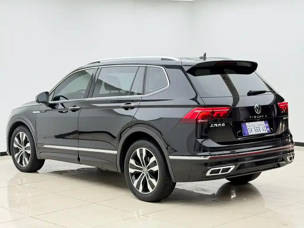 Volkswagen Tiguan L — фото 4