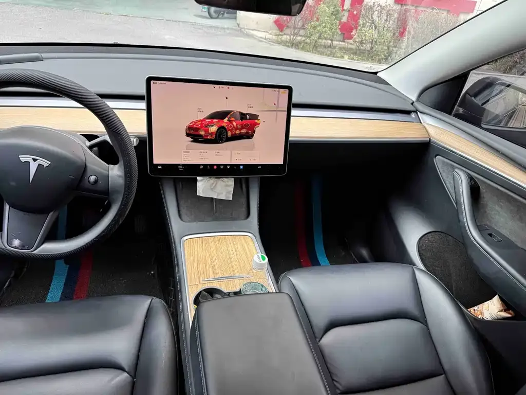 Tesla Model Y — фото 5