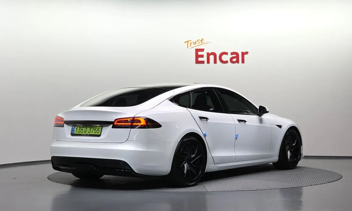 Tesla Model S — фото 6