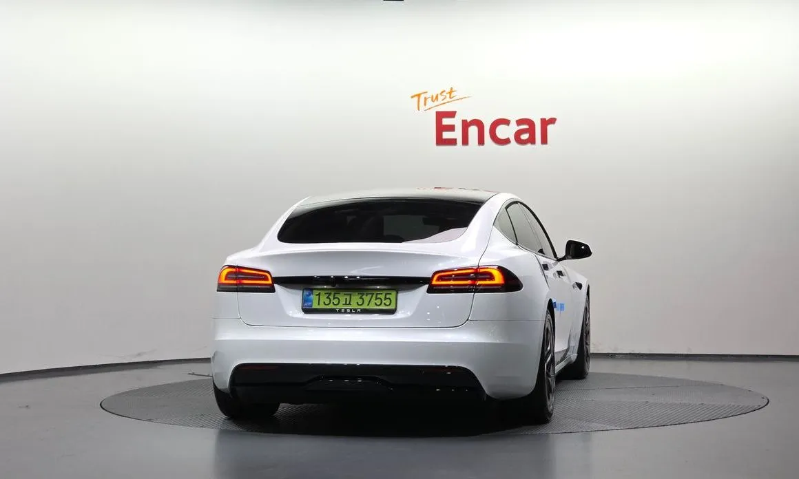Tesla Model S — фото 4