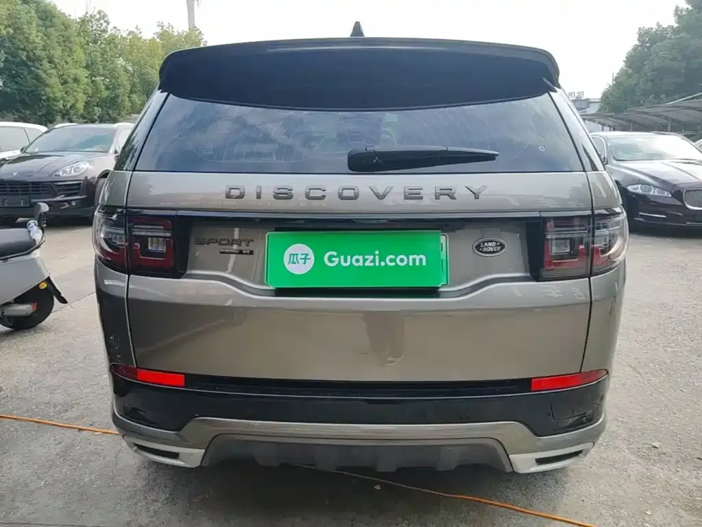 Land Rover Discovery Sport Hybrid — фото 8