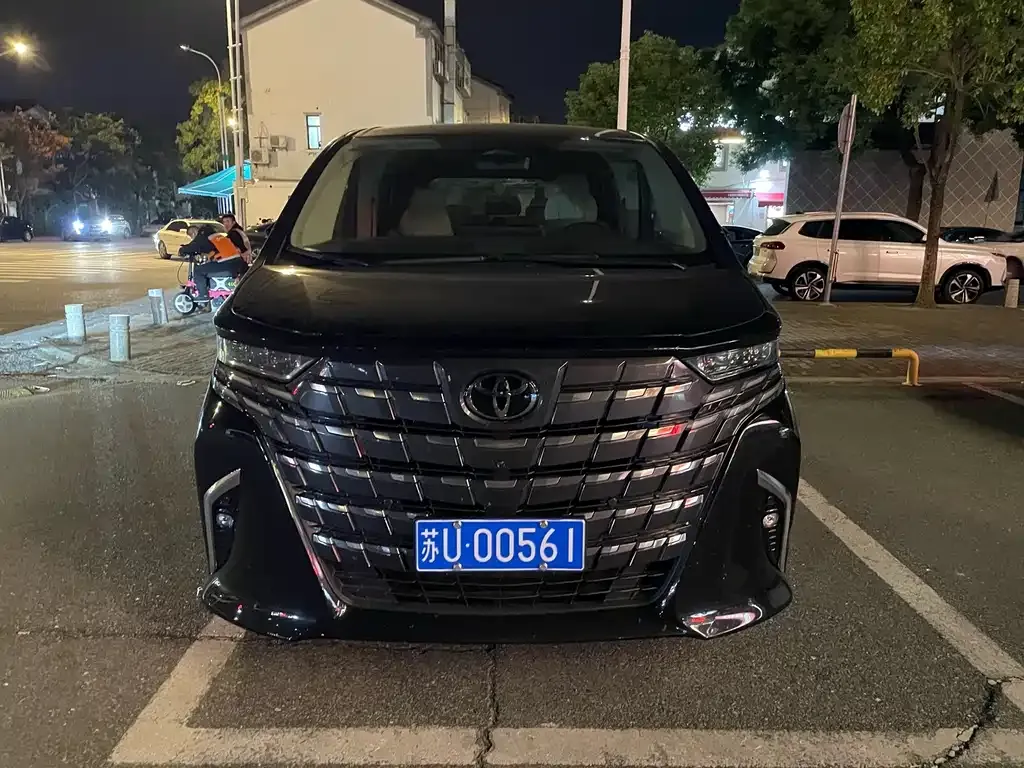 Toyota Alphard — фото 7