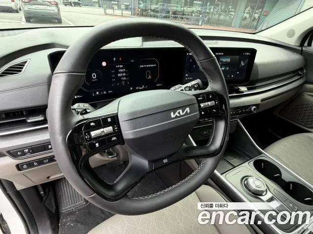 Kia Carnival — фото 10