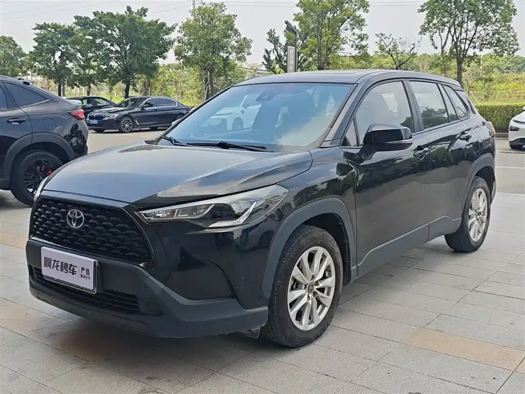 Toyota Corolla Cross — фото 1