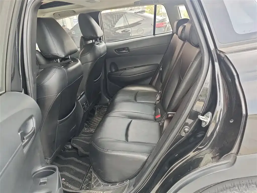 Toyota Corolla Cross — фото 6