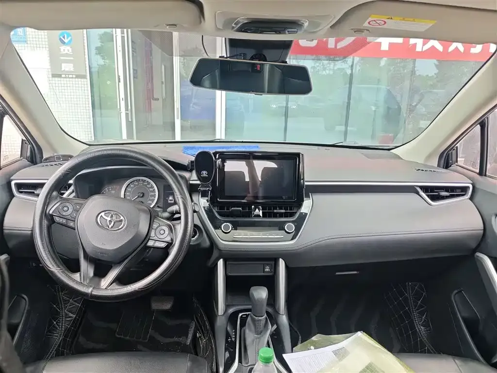 Toyota Corolla Cross — фото 9