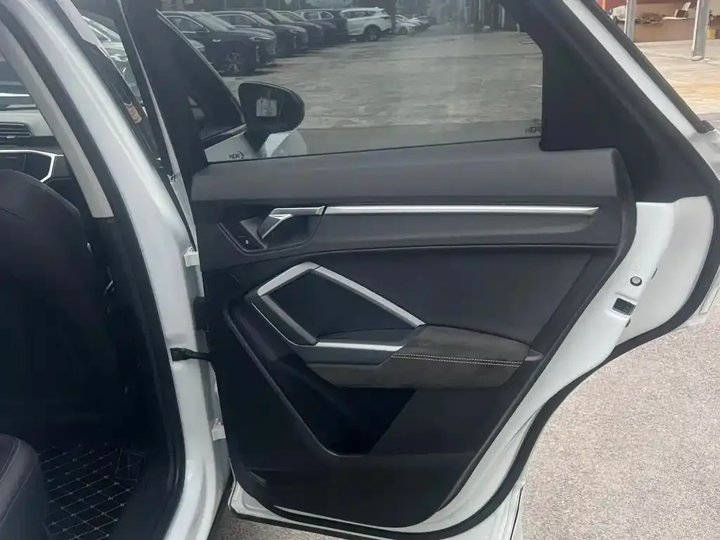 Audi Q3 Sportback — фото 10