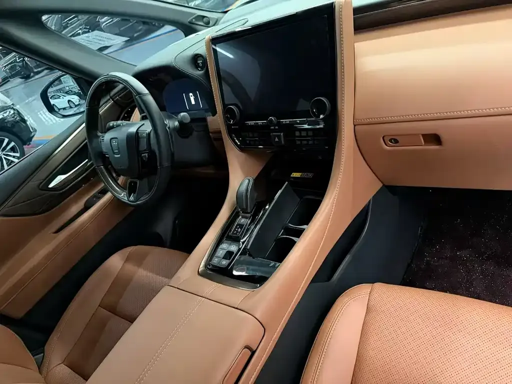 Toyota Vellfire — фото 4