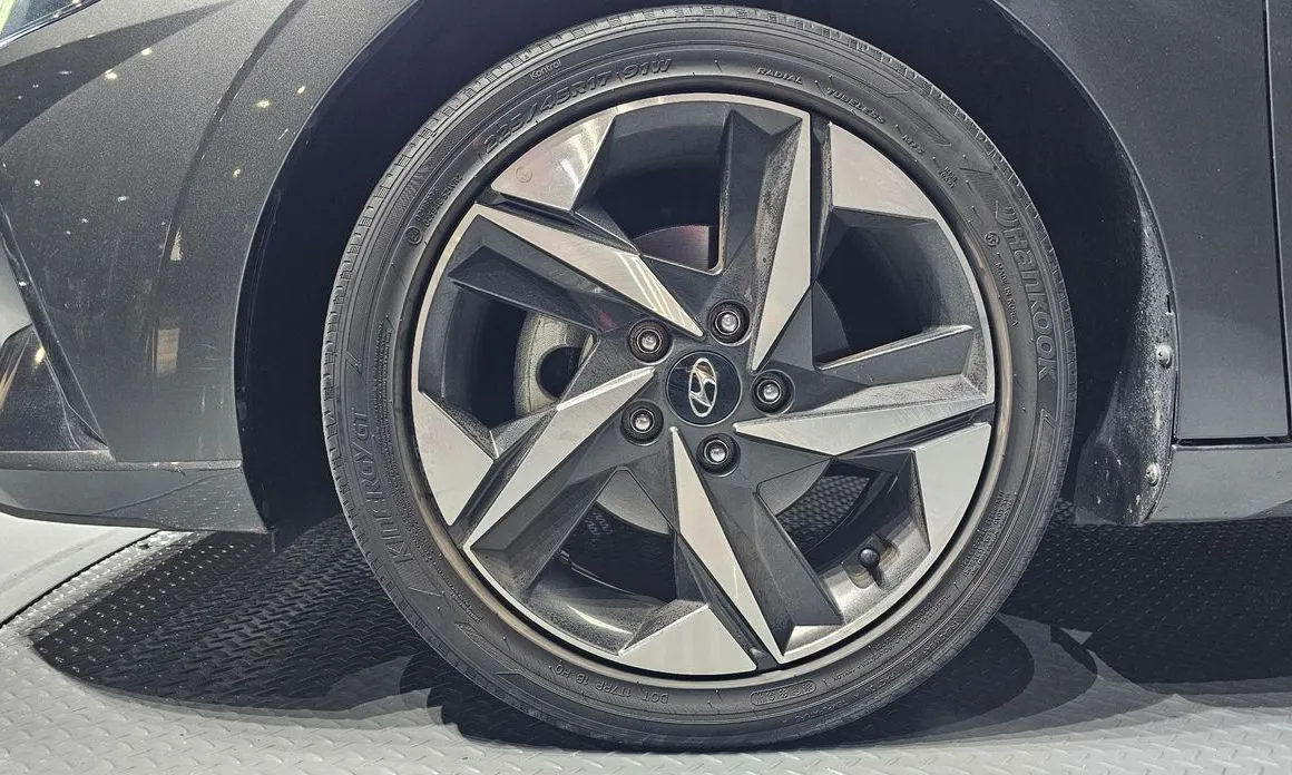 Hyundai AVANTE — фото 3