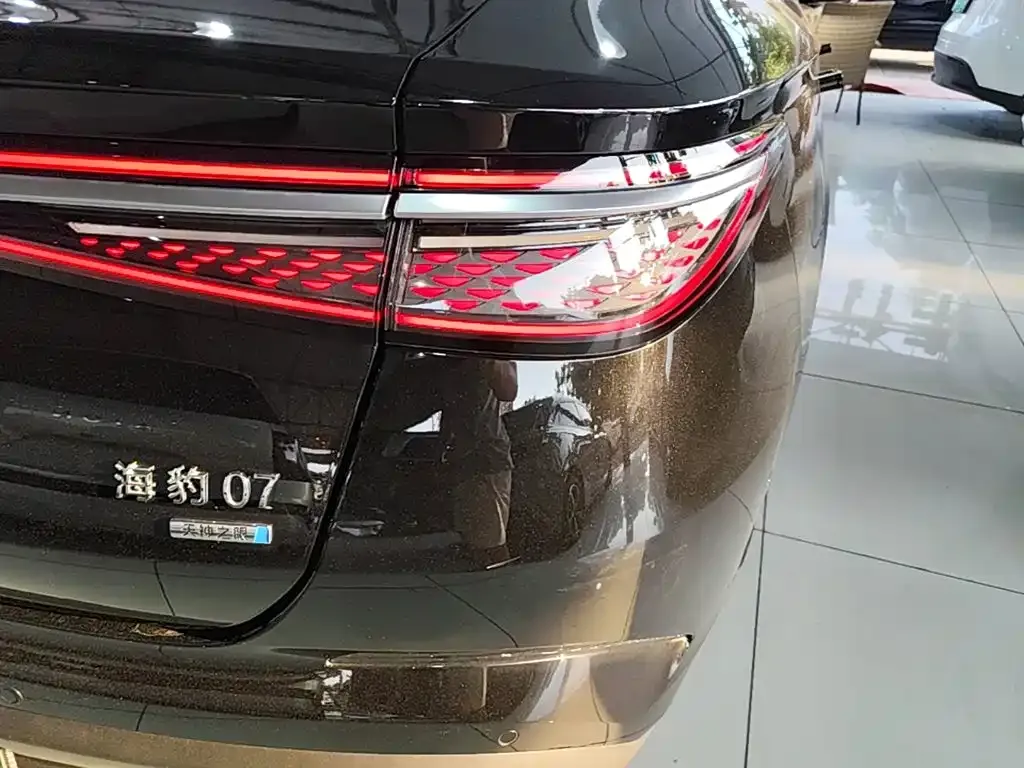 BYD Seal 07 DM-i — фото 8