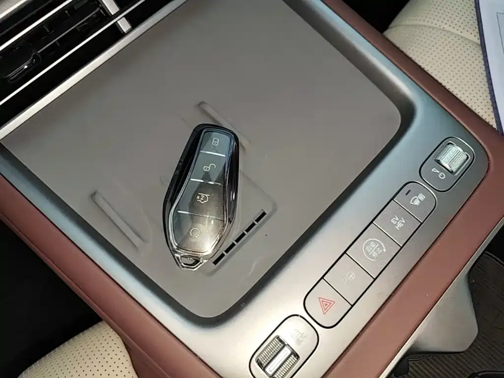 BYD Seal 07 DM-i — фото 3
