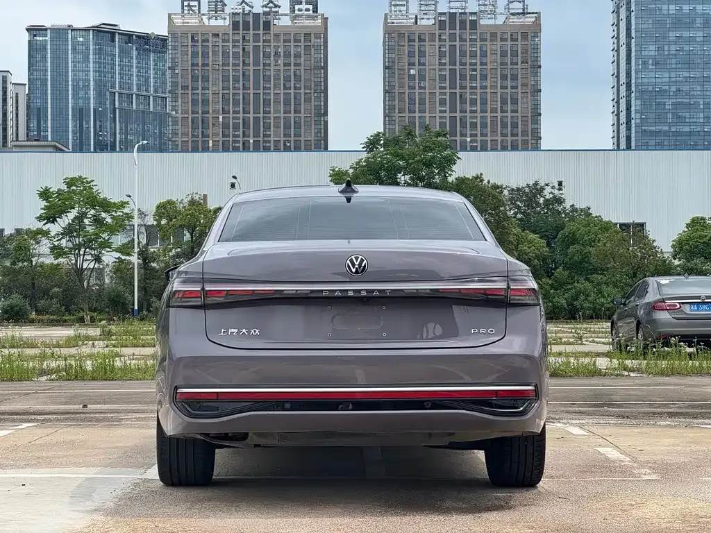 Volkswagen Passat — фото 6