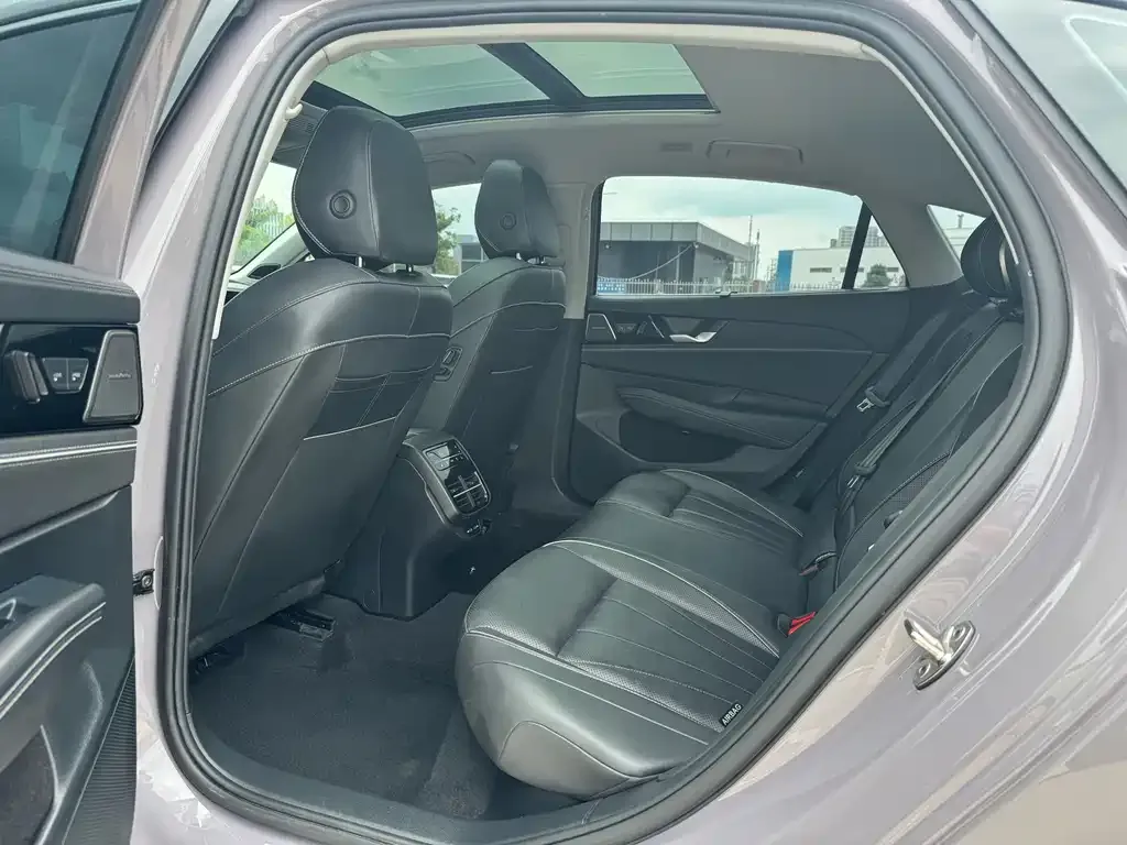 Volkswagen Passat — фото 5