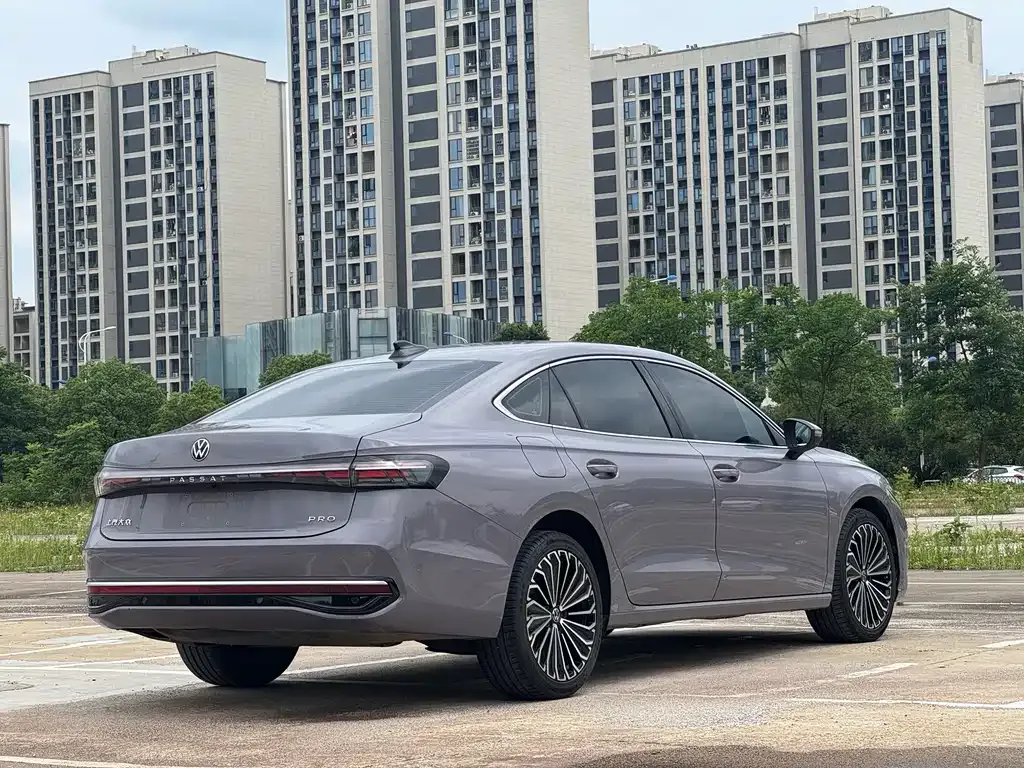 Volkswagen Passat — фото 10