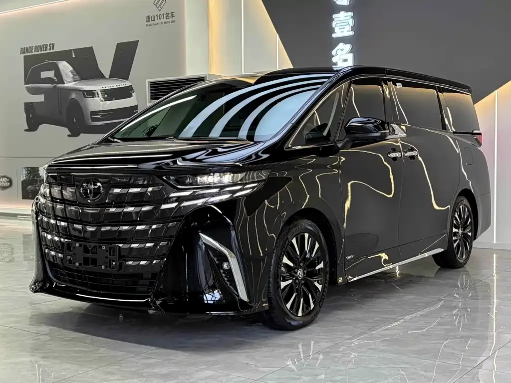 Toyota Alphard — фото 1