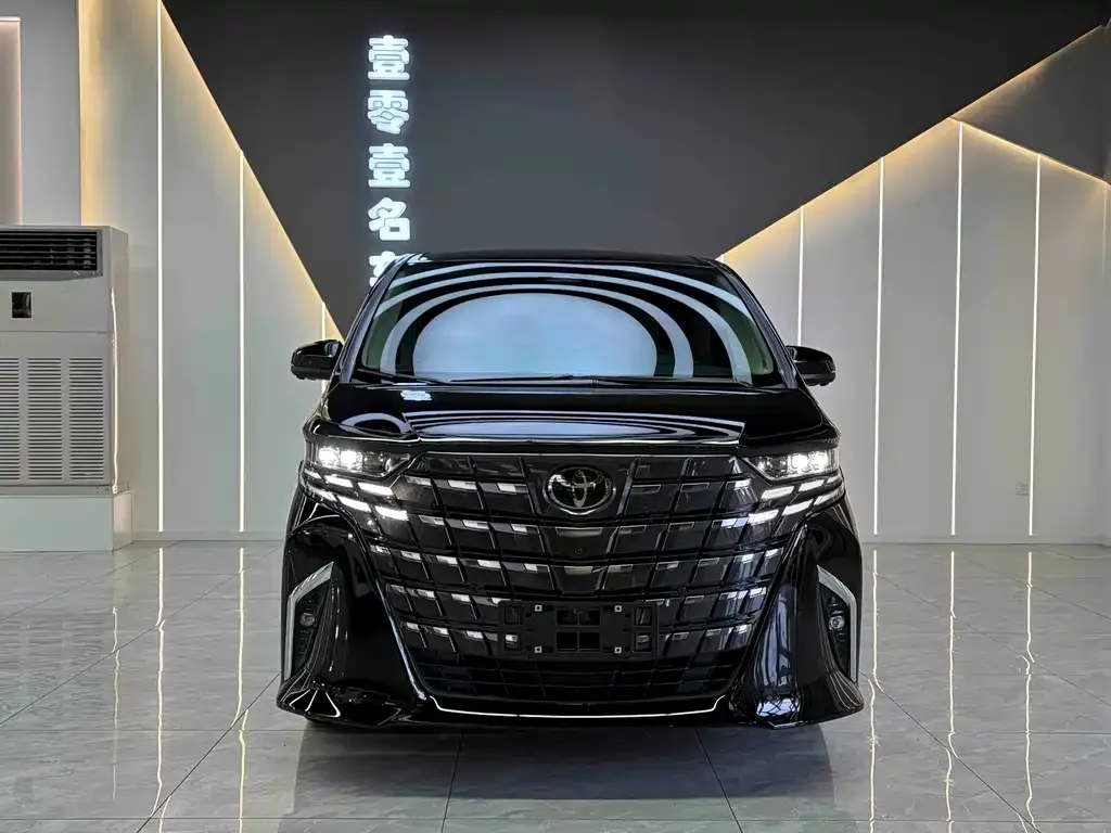 Toyota Alphard — фото 9