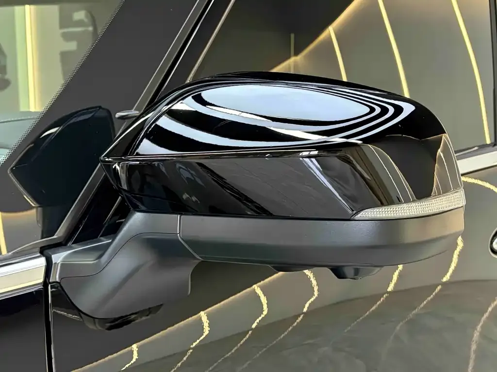 Toyota Alphard — фото 2