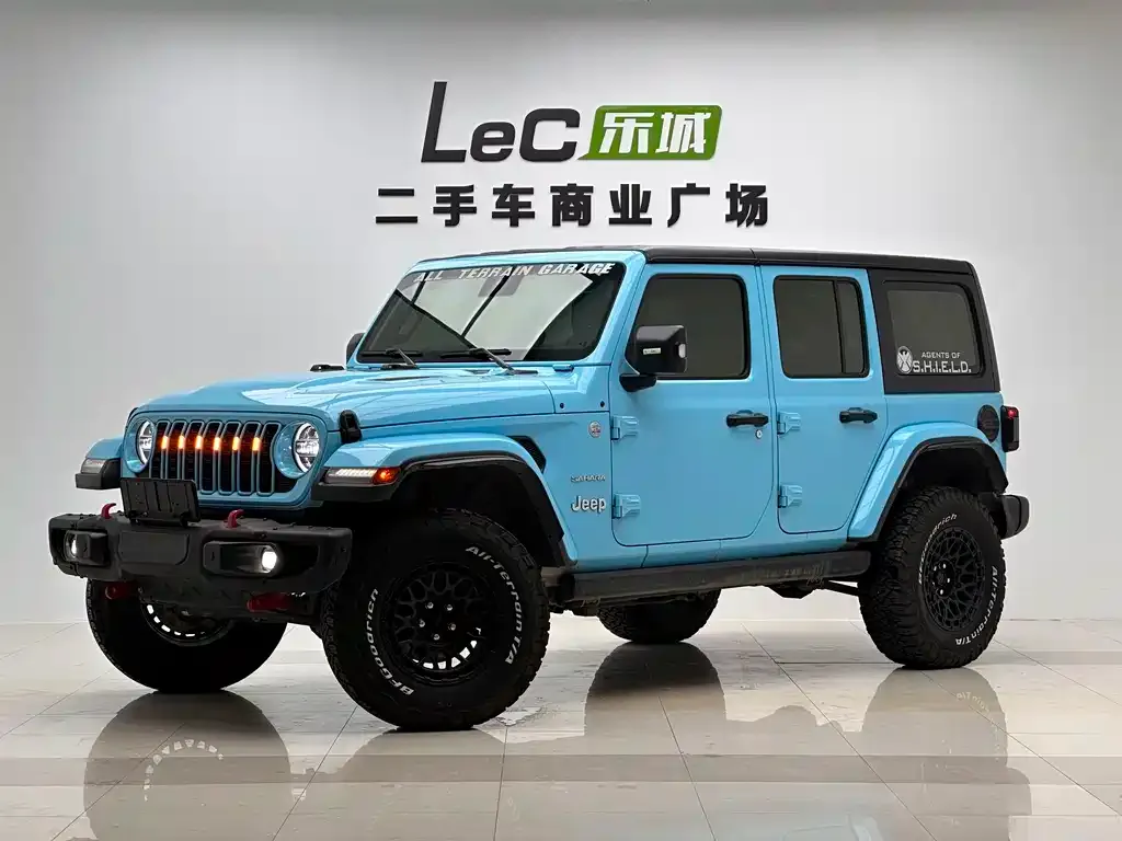 Jeep Wrangler — фото 1