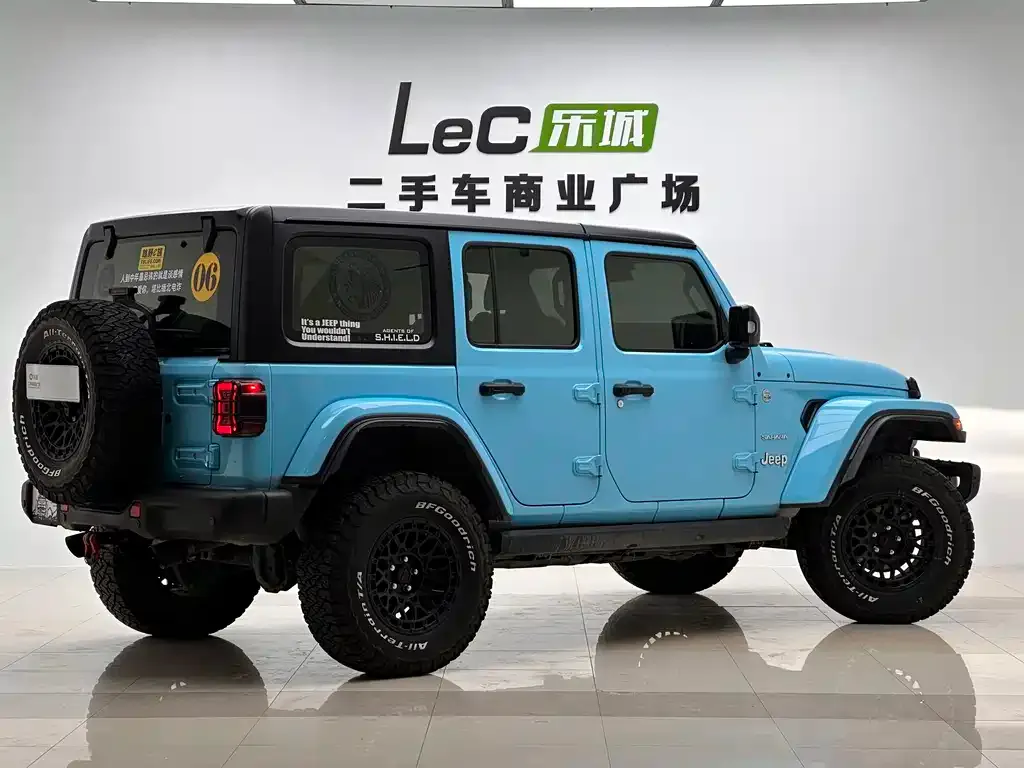 Jeep Wrangler — фото 10