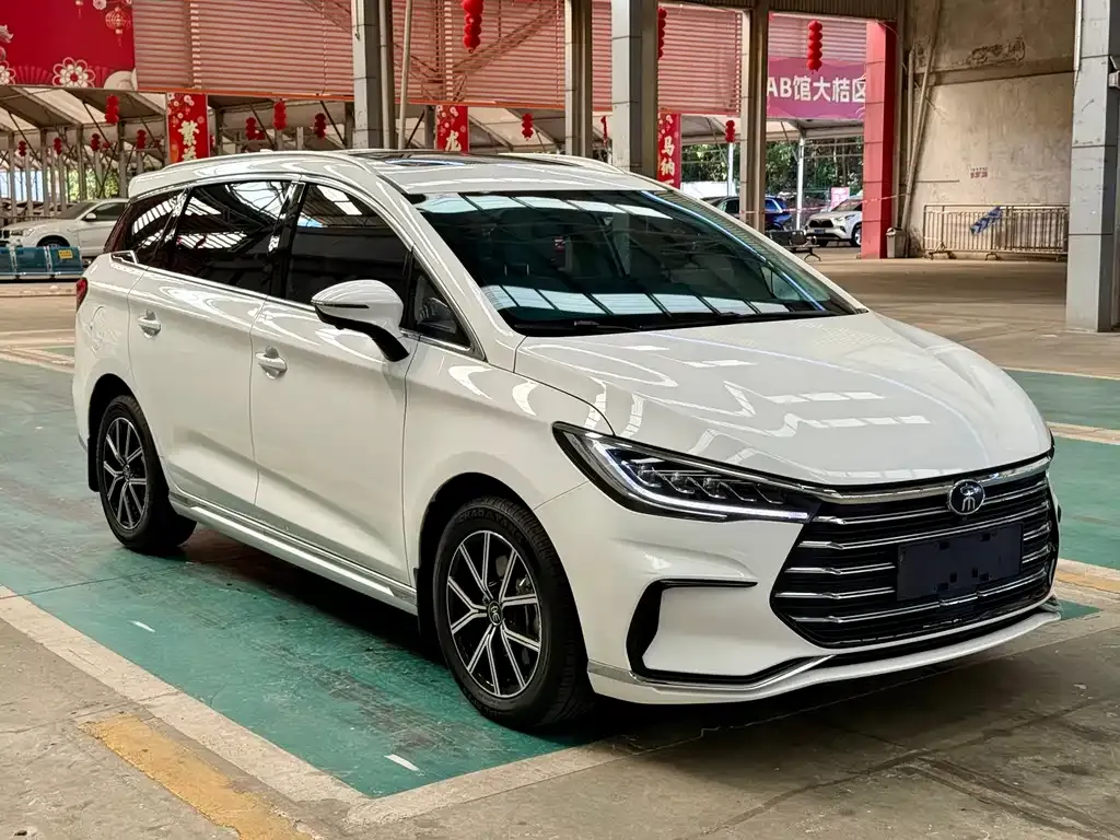 BYD MAX New Energy — фото 10