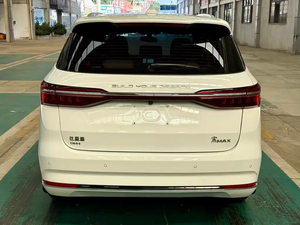 BYD MAX New Energy — фото 6