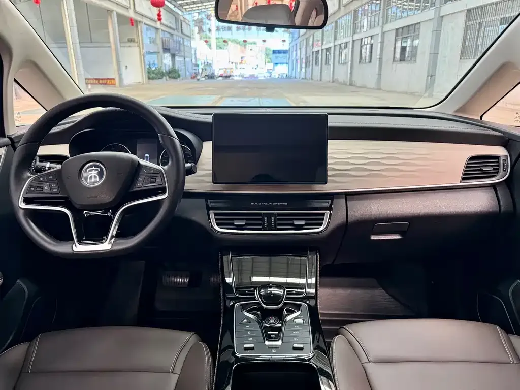BYD MAX New Energy — фото 7