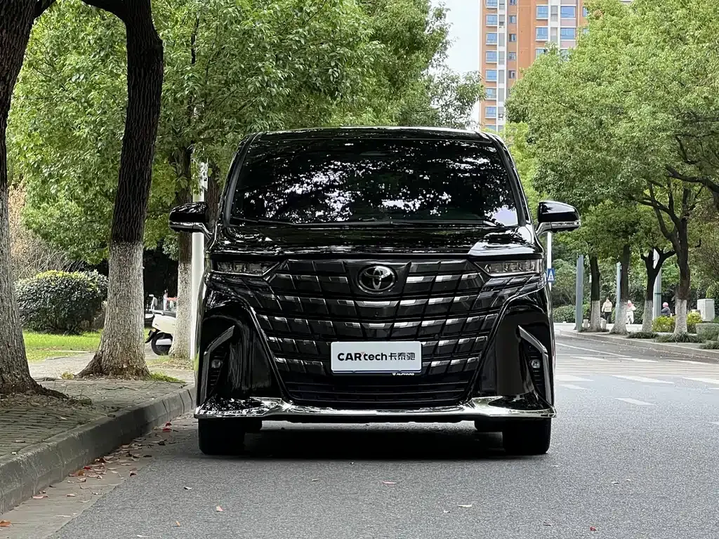 Toyota Alphard — фото 3