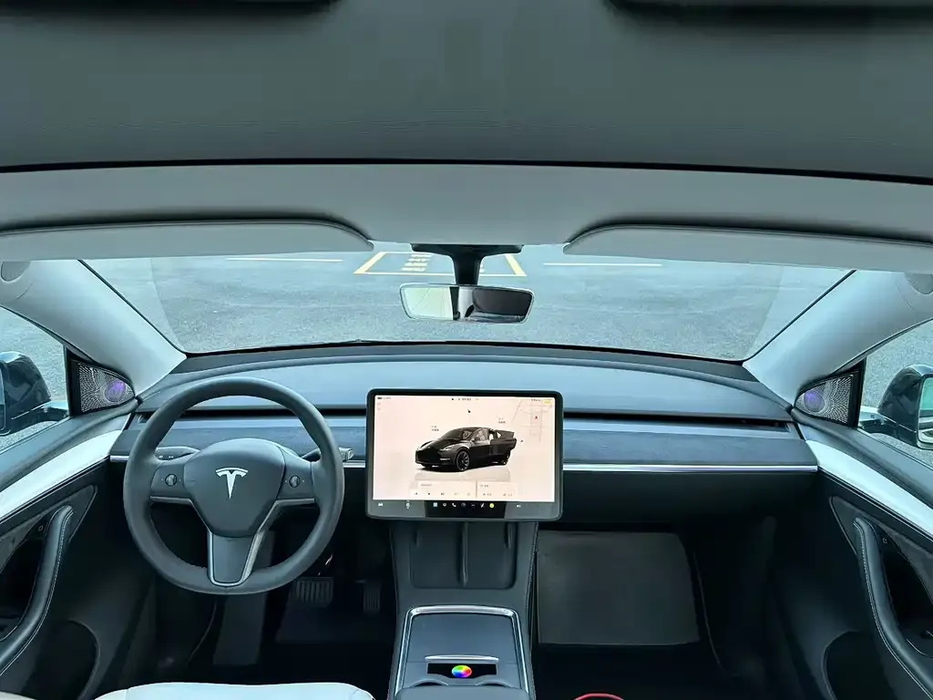 Tesla Model Y — фото 6