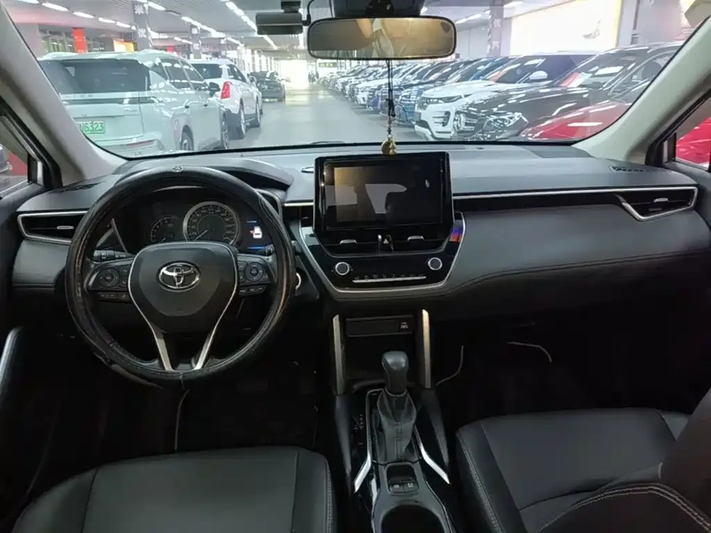 Toyota Corolla Cross — фото 9