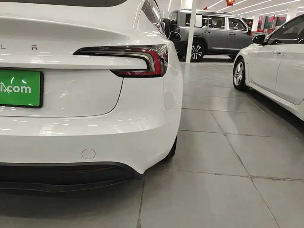 Tesla Model 3 — фото 6