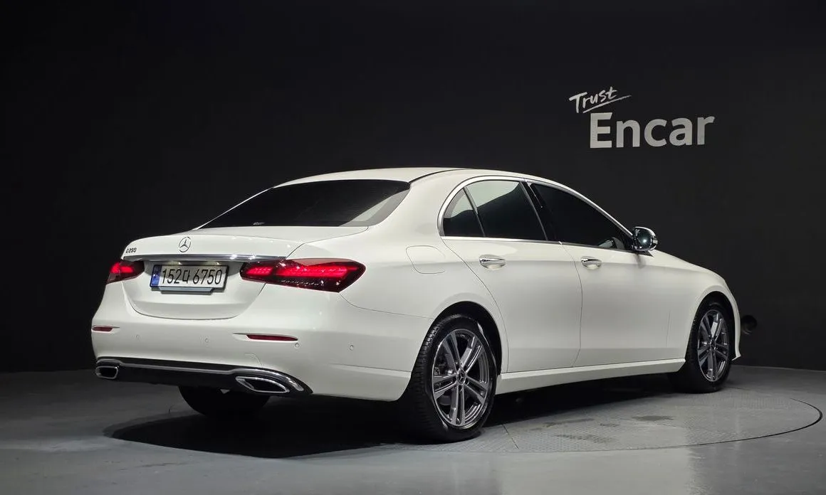 Mercedes-Benz E-Class — фото 5