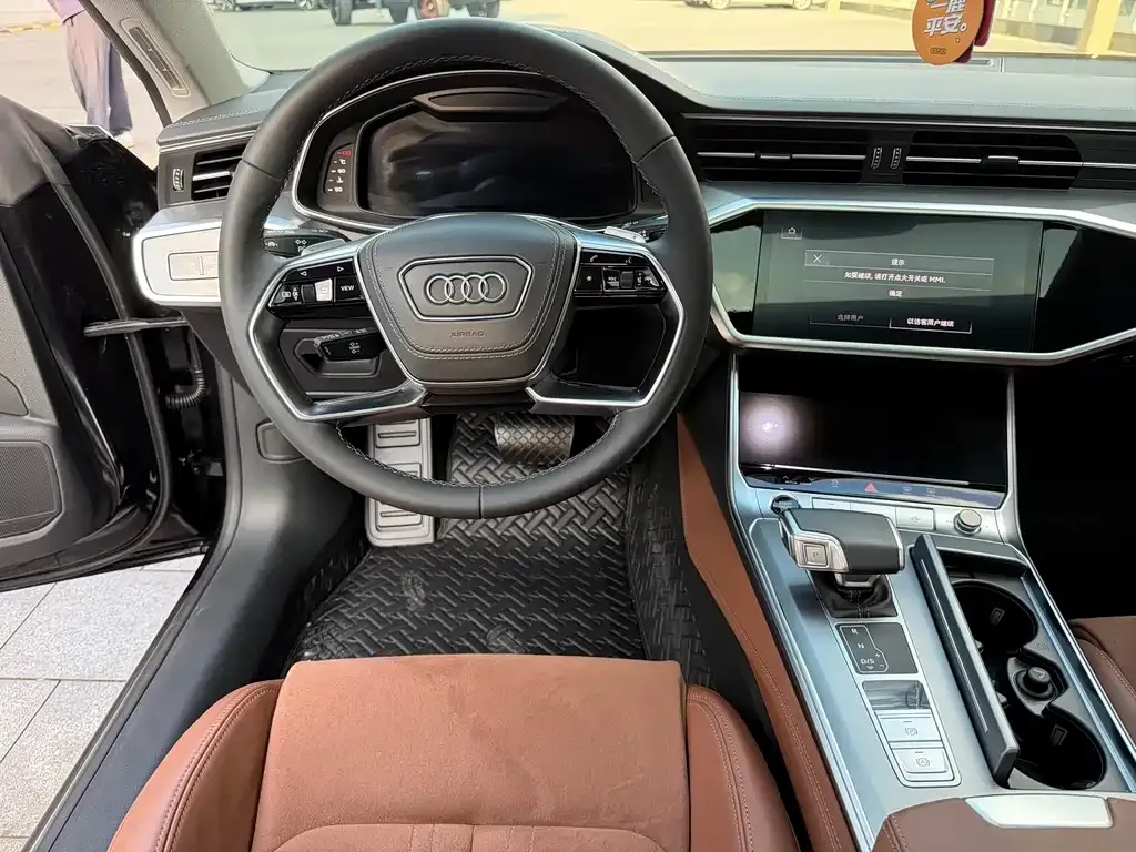 Audi A7L — фото 7