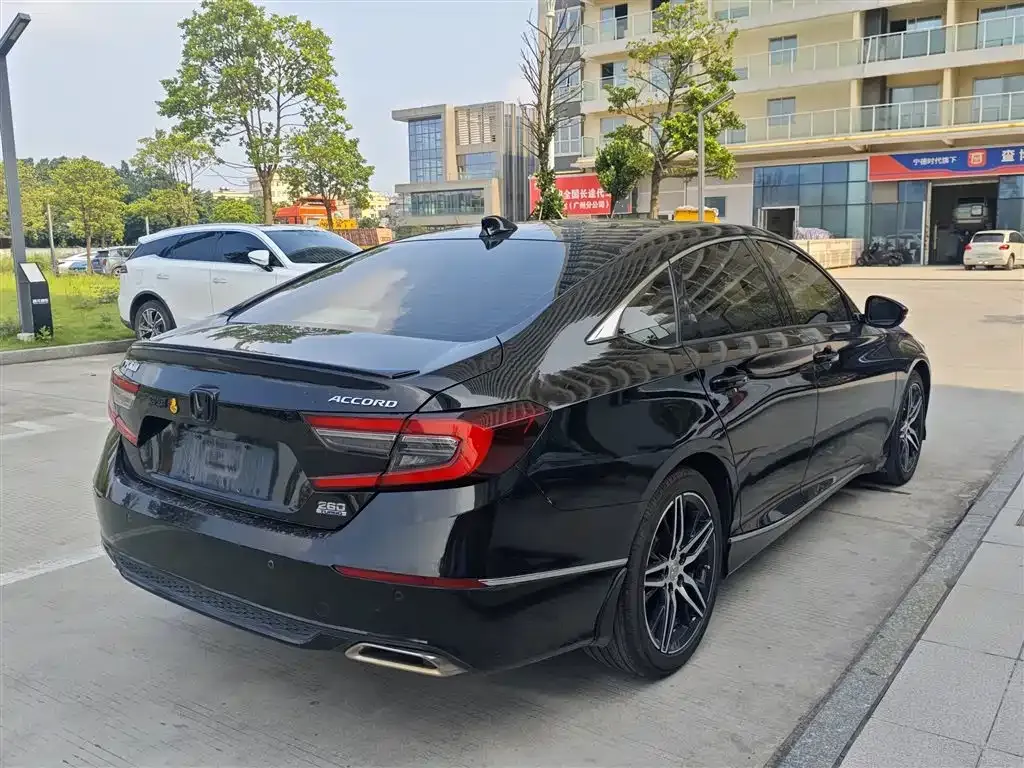 Honda Accord — фото 2