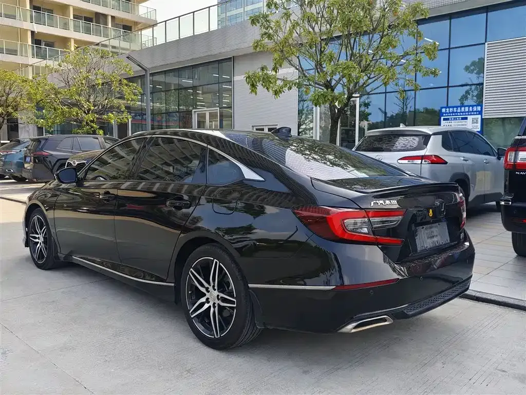 Honda Accord — фото 6